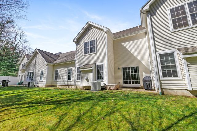 38 Brighton Park Way 38, Bloomfield, CT 06002