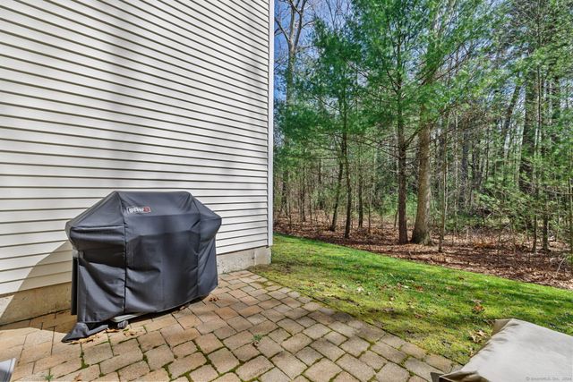 38 Brighton Park Way 38, Bloomfield, CT 06002