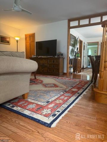67 Oakland Avenue, Edison, NJ 08817