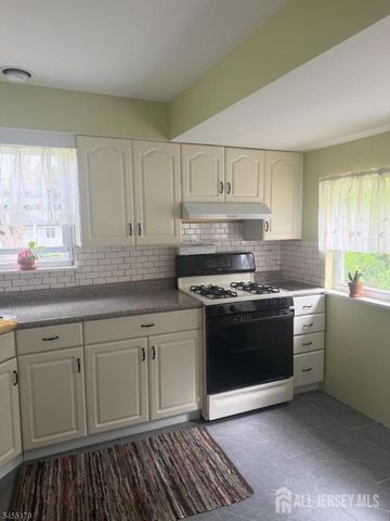 67 Oakland Avenue, Edison, NJ 08817