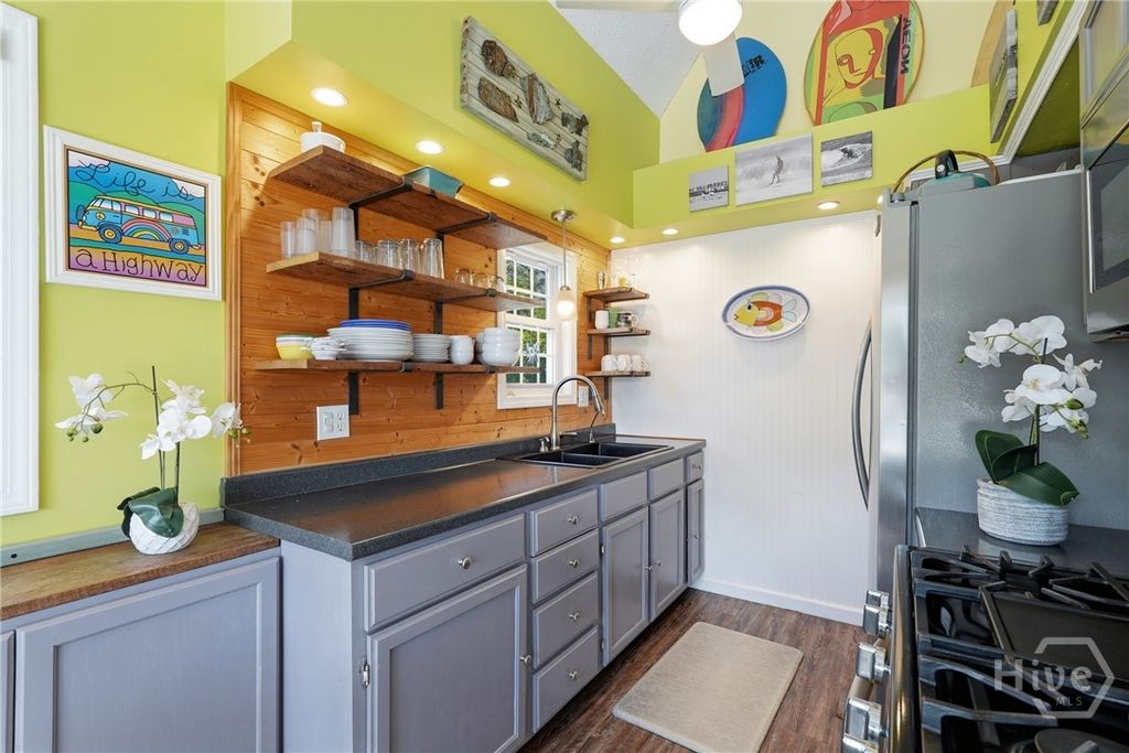 Image 13 of property listing at 3 Miller Avenue, Tybee Island, GA 31328