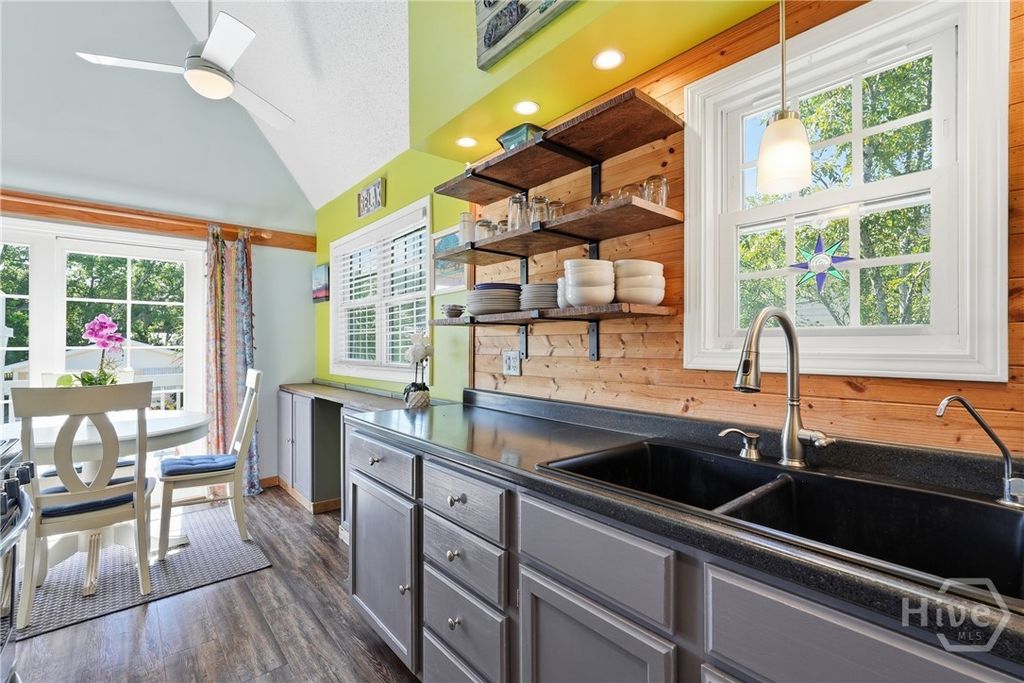 Image 16 of property listing at 3 Miller Avenue, Tybee Island, GA 31328