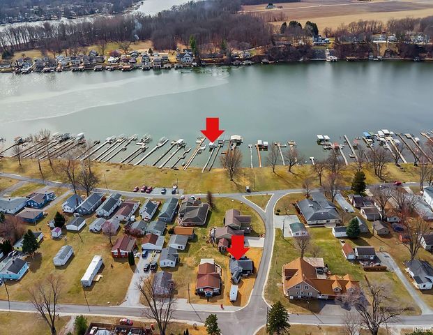 11846 W Lookout Drive, Monticello, IN 47960