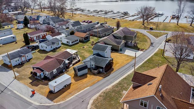 11846 W Lookout Drive, Monticello, IN 47960