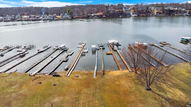 11846 W Lookout Drive, Monticello, IN 47960