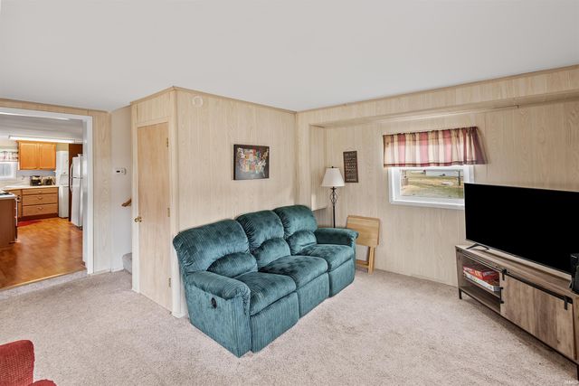 11846 W Lookout Drive, Monticello, IN 47960