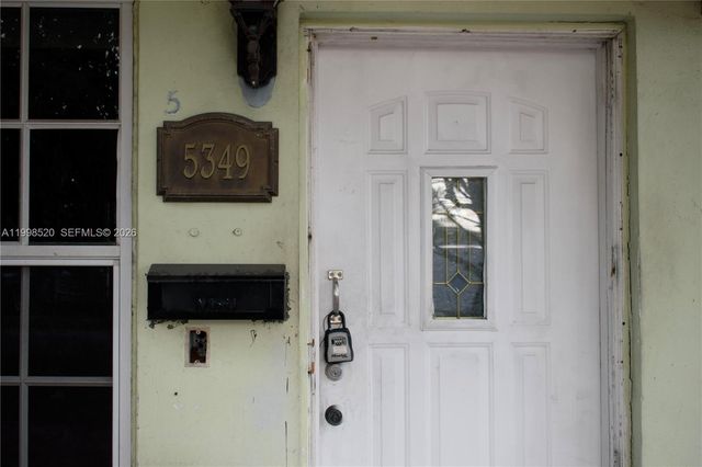 5349 W 14th Ln, Hialeah, FL 33012