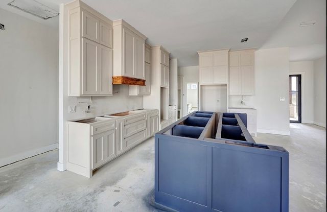 13715 E County Rd 113, Midland, TX 79706