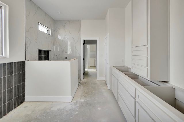 13715 E County Rd 113, Midland, TX 79706