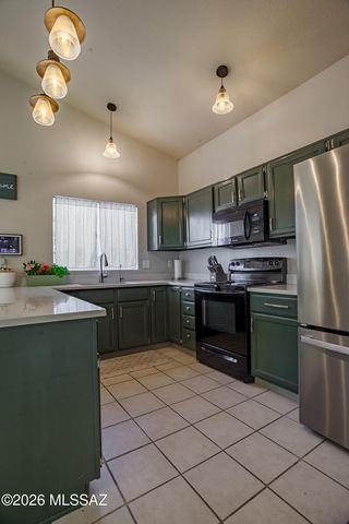 9419 N Warbler Place, Tucson, AZ 85742