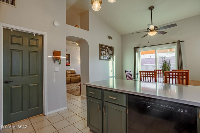 9419 N Warbler Place, Tucson, AZ 85742