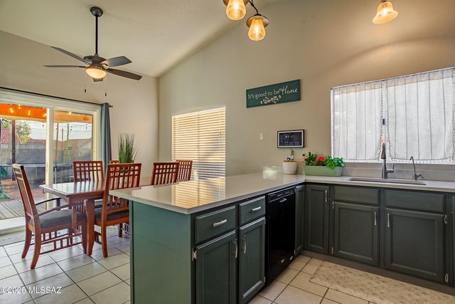 9419 N Warbler Place, Tucson, AZ 85742