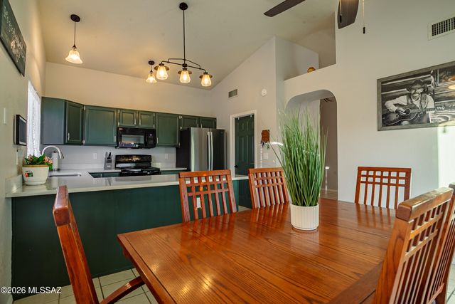 9419 N Warbler Place, Tucson, AZ 85742