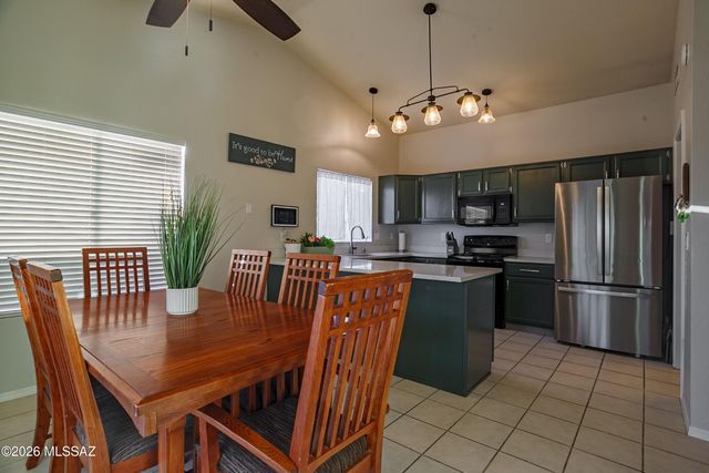 9419 N Warbler Place, Tucson, AZ 85742