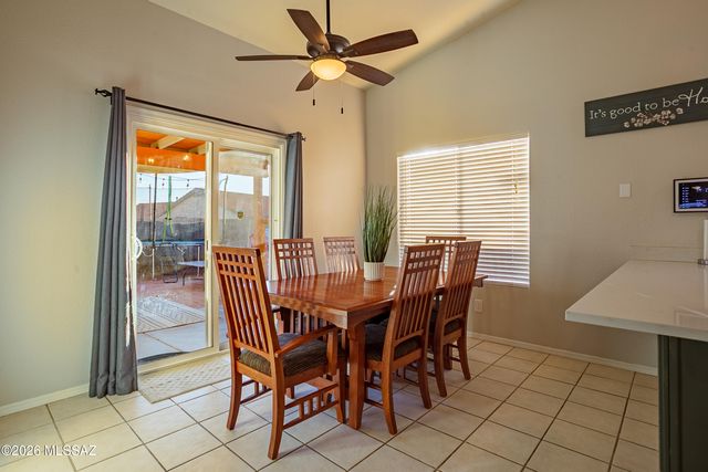 9419 N Warbler Place, Tucson, AZ 85742