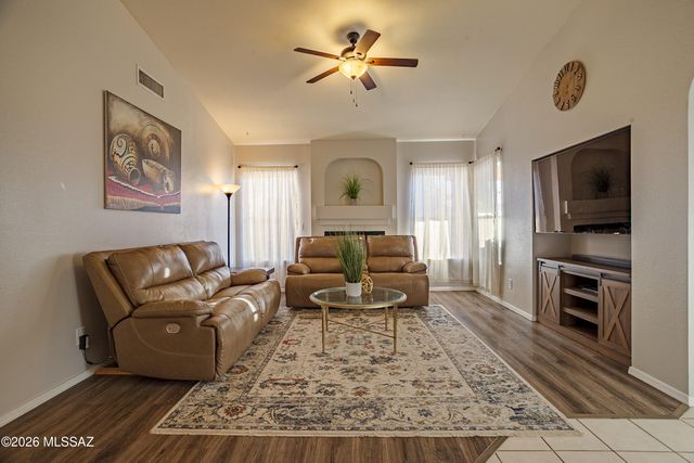 9419 N Warbler Place, Tucson, AZ 85742