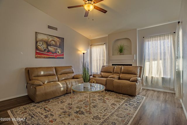 9419 N Warbler Place, Tucson, AZ 85742
