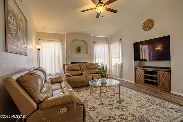9419 N Warbler Place, Tucson, AZ 85742