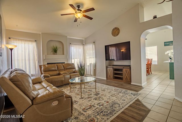 9419 N Warbler Place, Tucson, AZ 85742