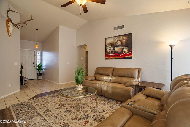 9419 N Warbler Place, Tucson, AZ 85742