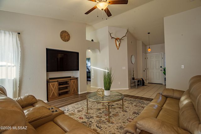 9419 N Warbler Place, Tucson, AZ 85742