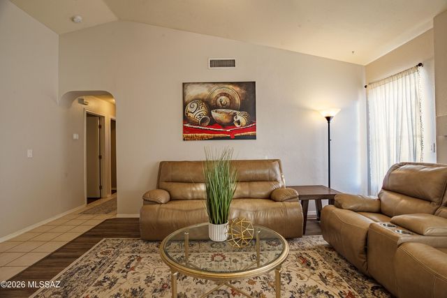 9419 N Warbler Place, Tucson, AZ 85742