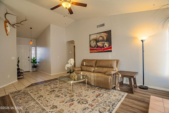 9419 N Warbler Place, Tucson, AZ 85742