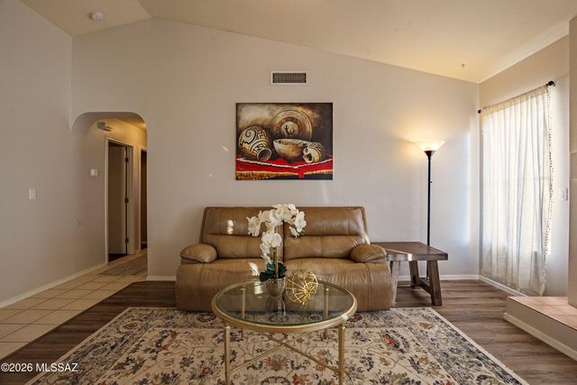 9419 N Warbler Place, Tucson, AZ 85742