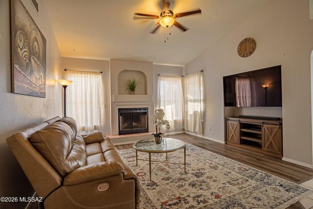 9419 N Warbler Place, Tucson, AZ 85742