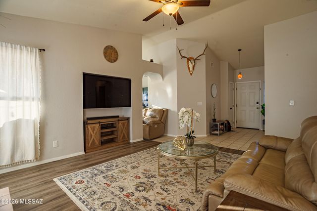 9419 N Warbler Place, Tucson, AZ 85742