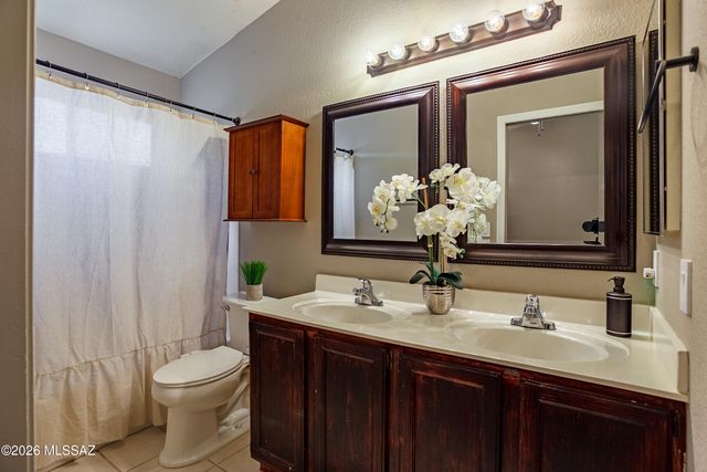 9419 N Warbler Place, Tucson, AZ 85742