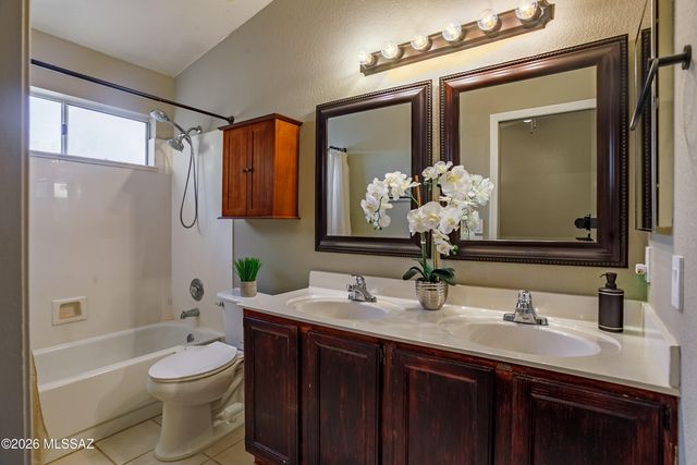 9419 N Warbler Place, Tucson, AZ 85742