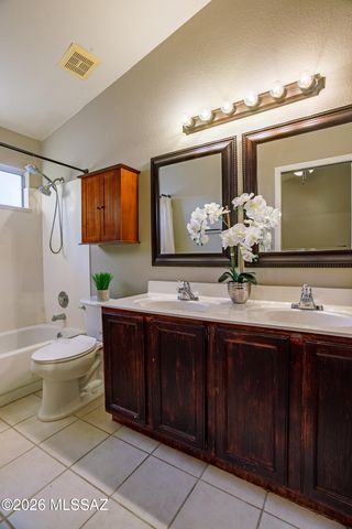 9419 N Warbler Place, Tucson, AZ 85742