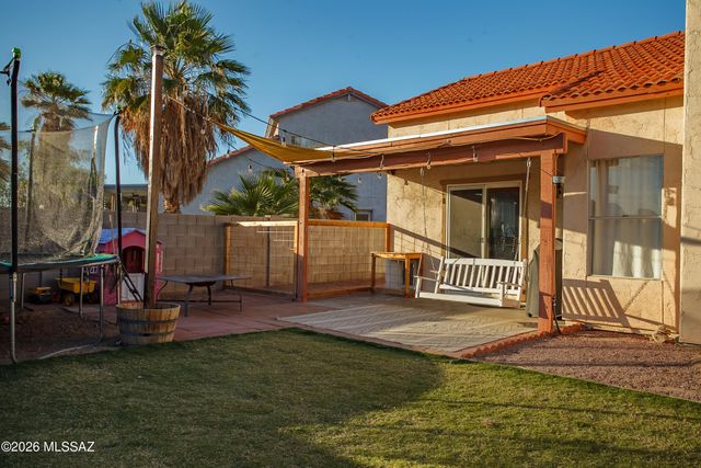 9419 N Warbler Place, Tucson, AZ 85742