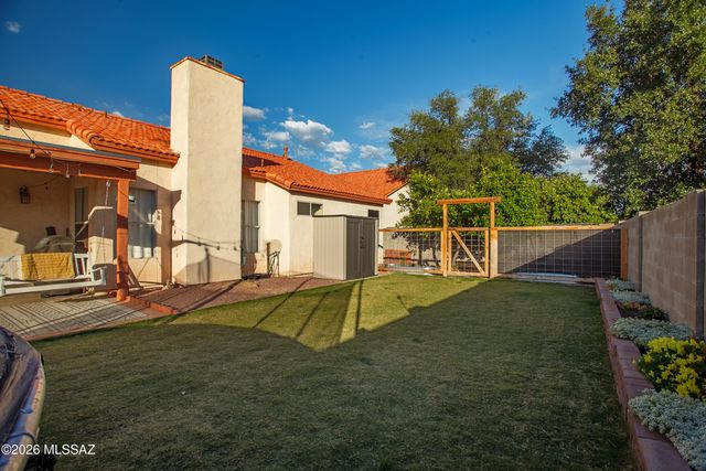 9419 N Warbler Place, Tucson, AZ 85742