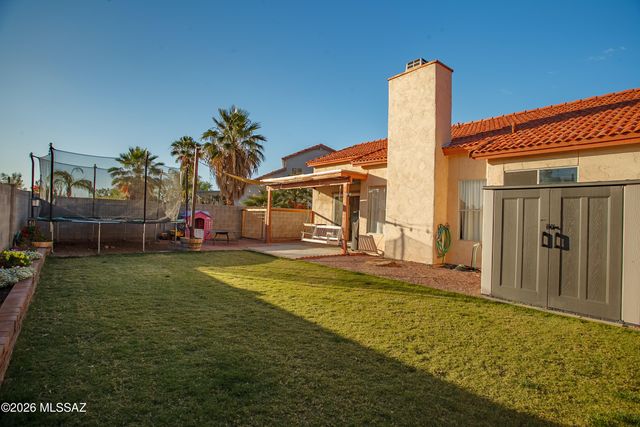 9419 N Warbler Place, Tucson, AZ 85742