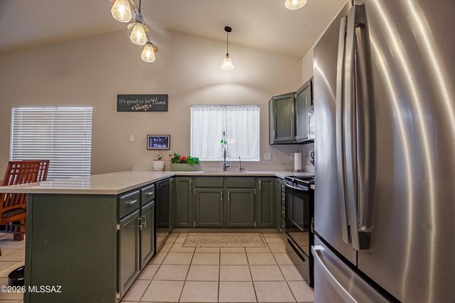 9419 N Warbler Place, Tucson, AZ 85742
