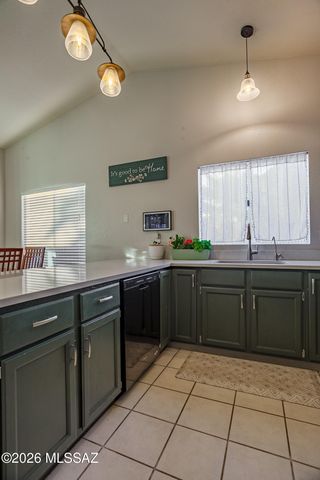 9419 N Warbler Place, Tucson, AZ 85742