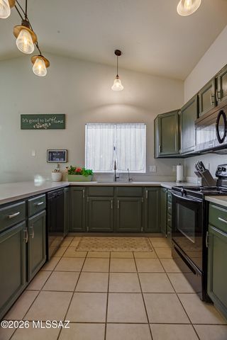 9419 N Warbler Place, Tucson, AZ 85742