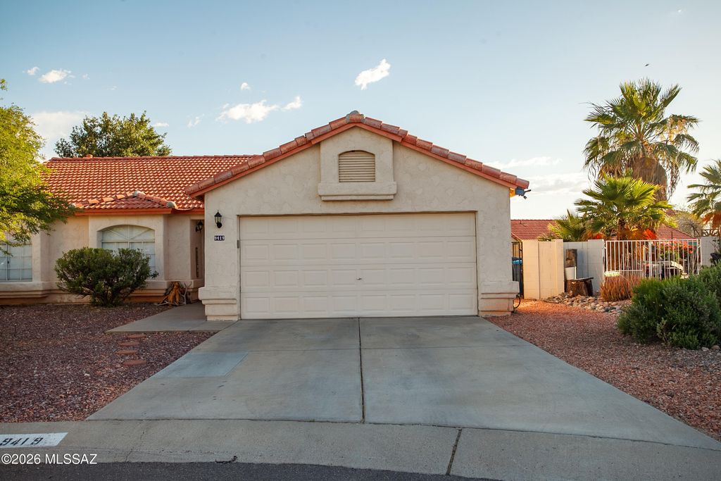 9419 N Warbler Place, Tucson, AZ 85742