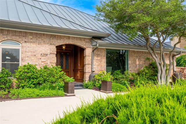 5209 Harbor Town Drive, Dallas, TX 75287