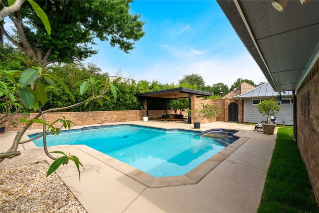 5209 Harbor Town Drive, Dallas, TX 75287