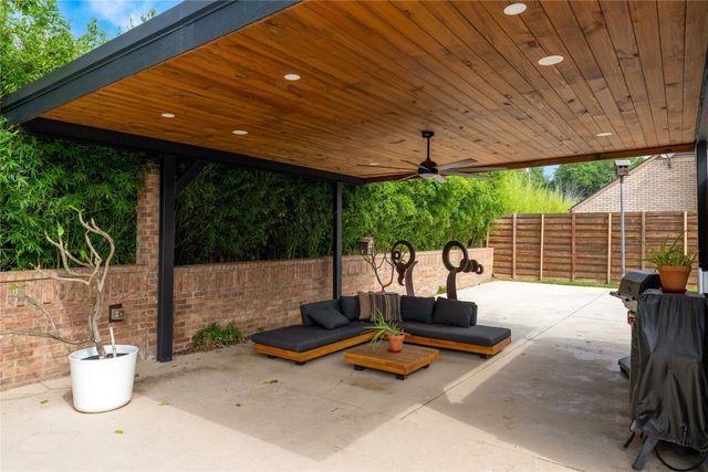5209 Harbor Town Drive, Dallas, TX 75287