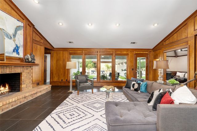 5209 Harbor Town Drive, Dallas, TX 75287