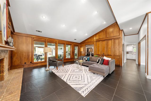 5209 Harbor Town Drive, Dallas, TX 75287