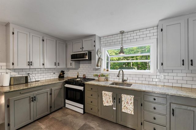 19 Hillview Terrace, Farmington, NH 03835