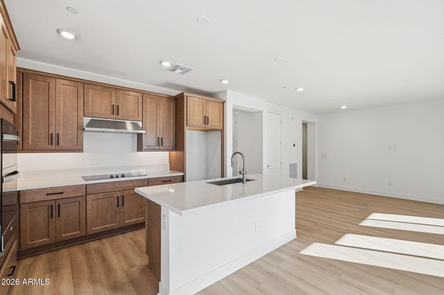 2121 W Sonoran Desert Drive 114, Phoenix, AZ 85085