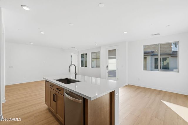 2121 W Sonoran Desert Drive 114, Phoenix, AZ 85085