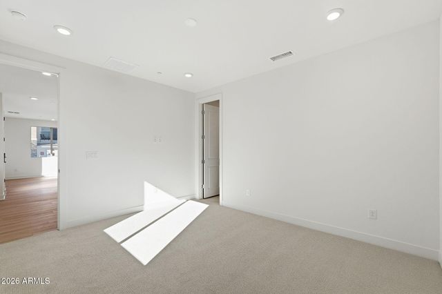 2121 W Sonoran Desert Drive 114, Phoenix, AZ 85085