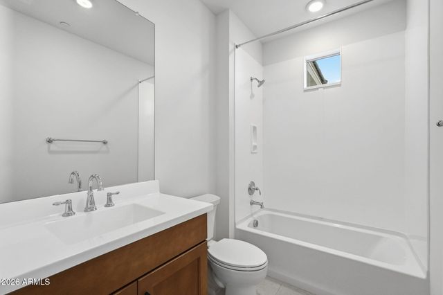 2121 W Sonoran Desert Drive 114, Phoenix, AZ 85085